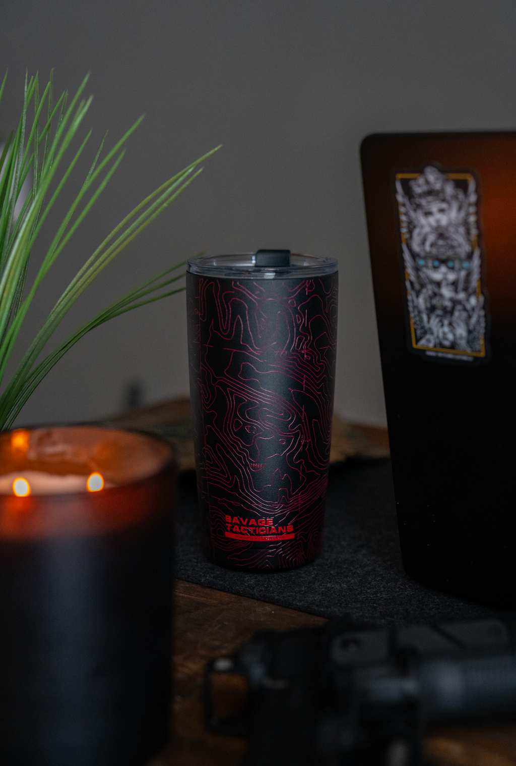 Topo 20 oz Black/Red Tumbler