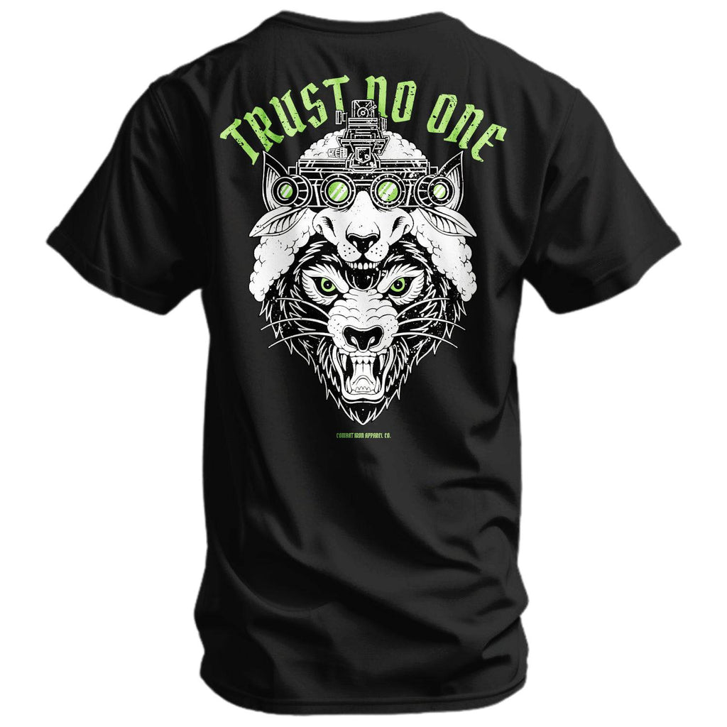Trust No One Wolf Men's T-Shirt